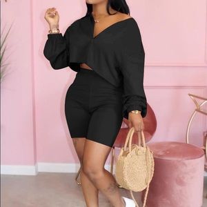 Solid V Neck Long Sleeve Crop Top And Shorts Set